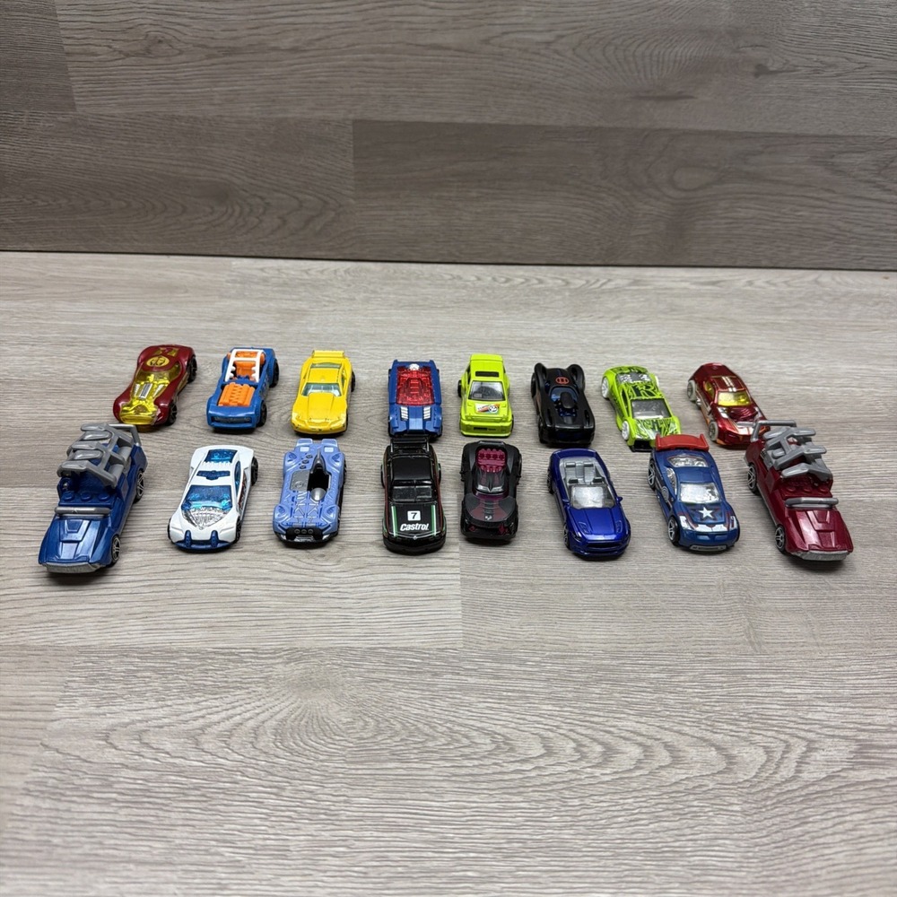 HOT WHEELS LOT OF 16 BIG VARITY VARIETY RACE CARS POLICE CAPTAIN‎ AMERICA HONDA